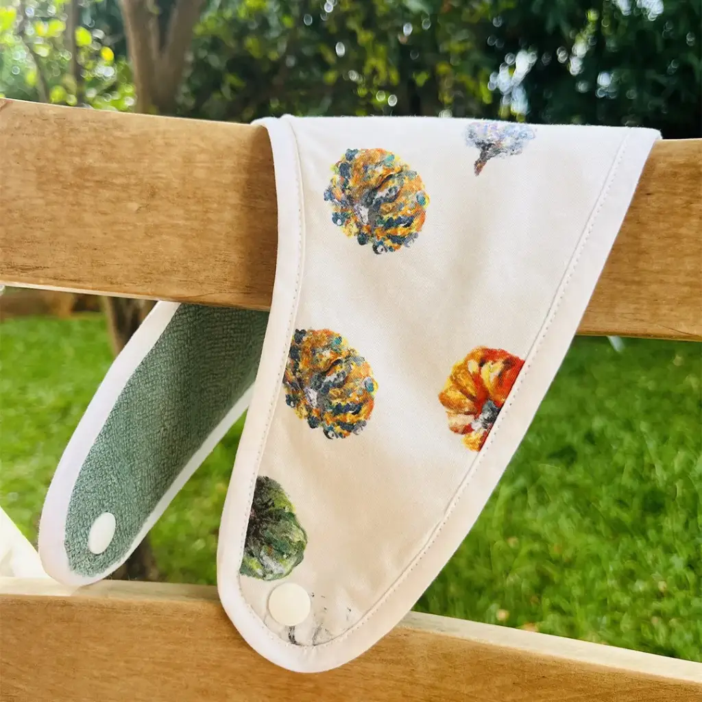 4982-Bavoir-Bandana-Les-Potirons-Vert-00003.webp