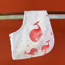 5071-Bavoir-Bandana-Les-Baleines-Roses-00002.webp