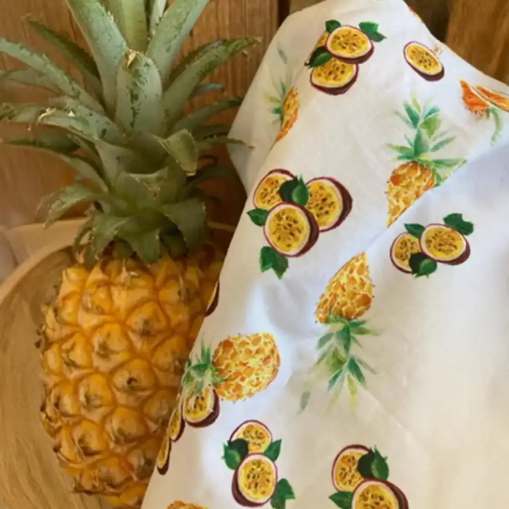 0755-Tissu-Coton-Oeko-Tex-L-Ananas-Et-Le-Fruit-De-La-Passion-1.webp