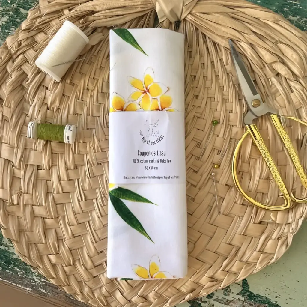 Coupon de Tissu Coton Oeko Tex - Les Fleurs de Frangipanier